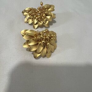 Elegant Gold Cluster Earrings